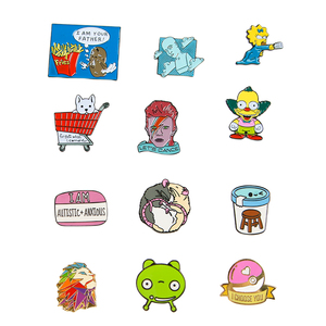 Pins de esmalte creativos personalizados con dibujos animados, insignias metálicas personalizadas estilo anime para gorras y ropa. - Product Image 2