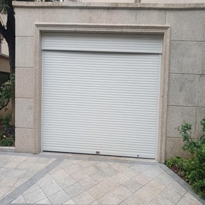 <span class=keywords><strong>Porte</strong></span> à enroulement en aluminium double couche de haute qualité, finition moderne, <span class=keywords><strong>avec</strong></span> isolation en mousse PU pour <span class=keywords><strong>garage</strong></span> extérieur - Product Image 4
