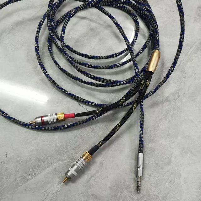 Music Ribbon 1:2 audio cable, Hi-Fi 4.4 balanced to dual Lotus power amplifier audio connection cable