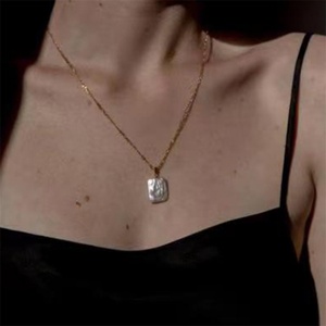 Collar con Colgante de Perla de Forma Cuadrada Irregular Creativa, Cadena de Acero Inoxidable Chapada en Oro de 18k para Mujer, Regalo de Aniversario, Fiesta - Product Image 5