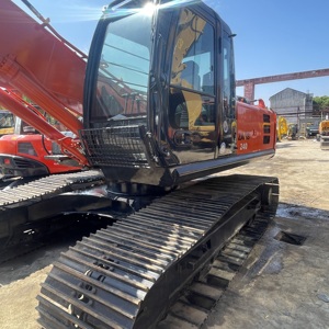 รถขุดไฮดรอลิกแบบตีนตะขาบ HITACHI ZX240 รุ่นปี 2020 ขนาด 24 ตัน พร้อมเครื่องยนต์ Isuzu ปั๊มและมอเตอร์ สำหรับงานก่อสร้าง - Product Image 1