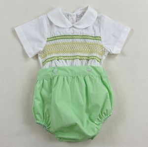 Tenue pour bébé garçon avec broderie à la main à motifs géométriques personnalisés, col Peter Pan et short bouffant - Product Image 1