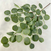 Branche d'eucalyptus artificielle, feuilles d'eucalyptus artificielles, verdure artificielle pour arche de mariage, toile de fond, décoration murale pour la maison
