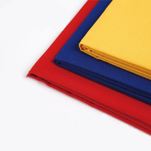 Offre Spéciale vente en gros Polyester/coton tissu teint uni Polyester coton 65/35 TC sergé tissu tissé pour tissu de travail - Product Image 2