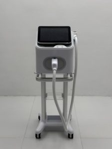 Dispositivo Desktop a Tre Bande per Ringiovanimento della Pelle, Pulizia Sopracciglia, Rimozione Tatuaggi e Multifunzione Tutto in Uno - Product Image 1