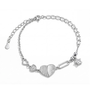 Bracelet en argent sterling S925 texturé avec motifs cœur et étoile, simple et élégant, bijou de main de niche pour femme, idéal pour le quotidien et comme cadeau - Product Image 1