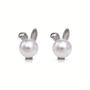 Orecchini a perno E1095 a forma di coniglietto in argento 925 con perla coltivata bianca AAA rotonda, montatura a castone, da donna, graziosi per l'uso quotidiano - Product Image 1