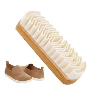 Cepillo de Limpieza para Zapatos de Gamuza con Mango de Madera y Cerdas de Goma, con Logotipo Personalizado - Product Image 1