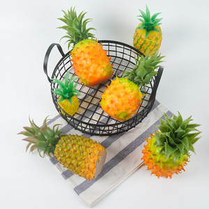 Modèle d'<span class=keywords><strong>ananas</strong></span> artificiel de la marque YUNJIN, 24 cm, écologique, vente en gros, décoration d'armoire, accessoires de photographie, impression jet d'encre - Product Image 1