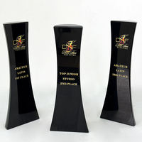 Trophée de récompense en cristal poli sur pilier noir, gravure personnalisée, vente chaude
