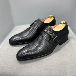 Nouvelles chaussures en cuir pour hommes à rayures - Chaussures habillées élégantes et luxueuses - Fabriquées à la main sur mesure - Chaussures en cuir pour hommes en gros - Product Image 3