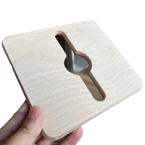 Nouvelle production de <span class=keywords><strong>contreplaqué</strong></span> stratifié mélaminé 18 mm, <span class=keywords><strong>bois</strong></span> massif multicouche, panneau de classe E0 pour armoires et meubles - Product Image 4