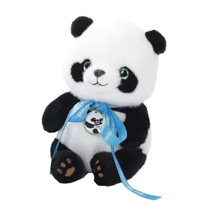 子供の誕生日のための黒と白のパンダに座っているかわいい創造的なパンダのおもちゃ