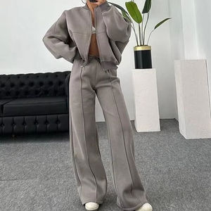 Женский спортивный костюм на молнии - Product Image 1