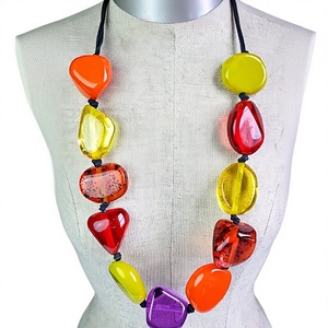 Trendy <b>Statement</b> <b>Necklace</b> Geometric Circle Resin Beads Design Unisex Party Jewelry Acrylic Lucite Colorful Design with Woman - Product Image 2