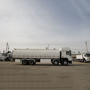 Chine prix d'usine Sinotruk 15000L capacité camion-citerne de carburant moteur diesel d'<span class=keywords><strong>occasion</strong></span> à vendre - Product Image 3