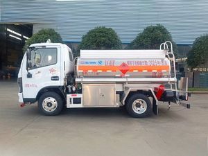 Camión Cisterna Dongfeng 3000L para Suministro de Combustible en Zonas Rurales, Emisión Especial Personalizada, Hecho en China, Certificado ISO y CCC - Product Image 4