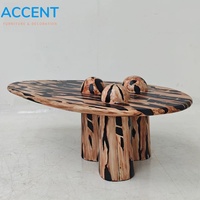 Table basse en fibre de verre (FRP) peinte à la main, motif bois de burl, sculpture ovale irrégulière, table centrale à 3 pieds cylindriques, dôme pour galerie