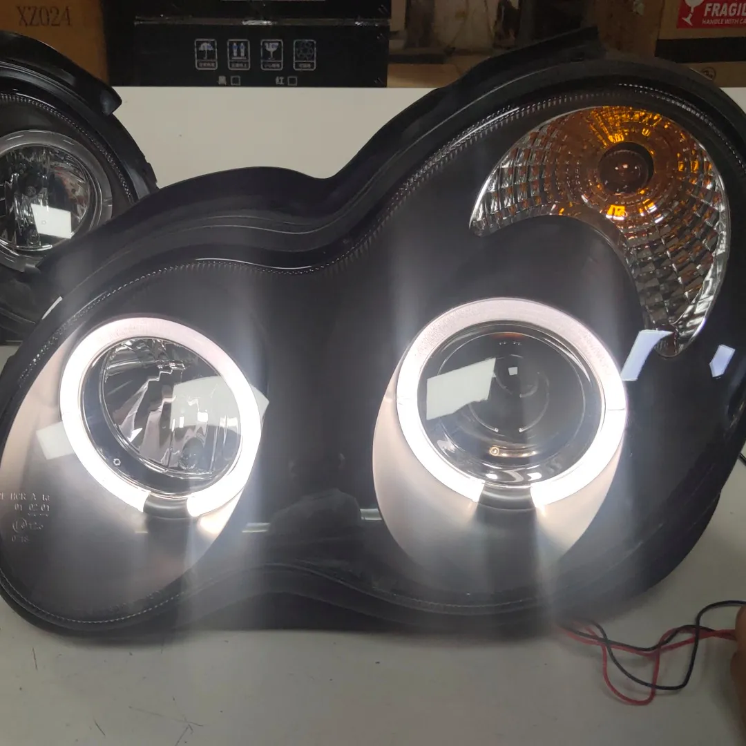 Luces LED para coche, faros delanteros para Benz W203 C63 C200 C230 C280 C300, carcasa negra SN, años 2000 a 2007