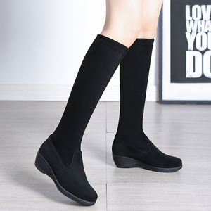 Botas de tacón alto de diseñador para mujer, hasta la rodilla, cómodas y delgadas, para otoño e invierno, con forro de terciopelo, cintura elástica y parte superior de ante. - Product Image 2