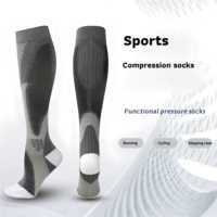 Chaussettes de sport montantes en nylon à compression pour hommes, idéales pour la course, tricotées, anti-bactériennes, respirantes, imprimées, collection été, vente chaude