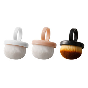 Brosse à poussière pour ongles en forme de bague, poils doux, mini brosse de nettoyage, design pratique pour la manucure au gel acrylique - Product Image 1