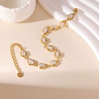 Bracelet en acier inoxydable avec pierres CZ scintillantes, style européen luxueux et tendance, bijoux pour femmes, idéal pour les fêtes et les cadeaux.