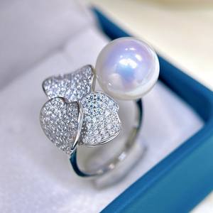 Bague en argent S925 avec perle d'eau douce de 12-13 mm, texture de perle véritable, style trèfle, forme de couronne, incrustation extrêmement résistante et brillante - Product Image 1