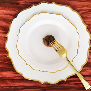 <span class=keywords><strong>Assiette</strong></span> <span class=keywords><strong>carrée</strong></span> en <span class=keywords><strong>plastique</strong></span> PS écologique et tendance, <span class=keywords><strong>rouge</strong></span> et or, de 7,5 et 10,25 pouces, pour restaurant, hôtel, rentrée scolaire - Product Image 4