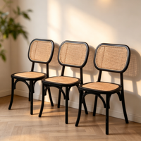 Chaise de salle à manger en bois de frêne massif de style mid-century, chaise d'appoint simple avec dossier en rotin, chaise d'appoint vintage française pour la salle à manger à domicile