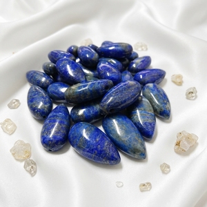 Colgante de Lapislázuli Azul Natural Hecho a Mano, Cristal en Forma de Lágrima para Joyería Boho, Protección, Energía y Sanación con Cristales - Product Image 1