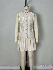 ชุดเซ็ต 2 ชิ้นสำหรับผู้หญิง - เสื้อกั๊กแขนกุดติดกระดุมด้านหน้าและกระโปรงมินิสั้นจีบ แฟชั่น - Product Image 6