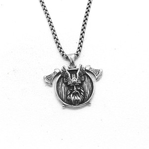 Collar con Colgante Vikingo Unisex de Acero Inoxidable y Diseño de Hachas de Guerra para Joyería de Moda - Product Image 1