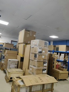 Оригинальный выдвижной выключатель SIEMENS 3WL1340-4DG36-1AA2/3wl1340-4dg66-1a2 с 3-полюсной направляющей рамой - Product Image 3