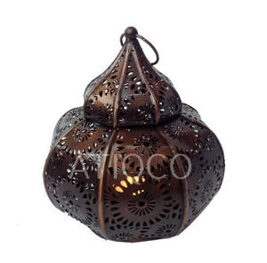 Estilo europeo Shabby Chic Metal Lantern Shabby Chic Material de hierro para patio al aire libre Decoración de Navidad Decoraciones de fiesta - Product Image 5