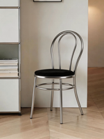 Chaise de salle à manger de style Bauhaus, minimaliste italienne de luxe, revêtement en velours, design en fer forgé du milieu du siècle, pour usage domestique