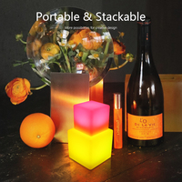Lampe de nuit cube moderne à commande tactile et télécommande E26 Lampe d'ambiance à base alimentée par batterie Abat-jour carré en plastique Lampe de nuit décorative