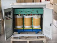 Transformateur triphasé à sec 100KVA 120KVA 220V vers 380V CE ISO pour l'alimentation électrique des usines