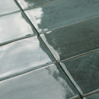 Azulejos Rio Blue de 6x25 cm, Brillantes, Bordes Irregulares, 8 mm de Grosor