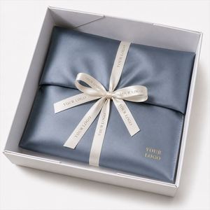 Bolsa de Seda Satinada Brillante de Lujo, Reutilizable y Duradera, con Impresión de Logotipo Personalizado para Exhibición de Joyería en Boutique, en Bolsa de Papel - Product Image 1