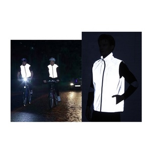 Veste réfléchissante couleur gris argenté, avec bande réfléchissante, capuche / coupe-vent réfléchissant pour la course nocturne - Product Image 5