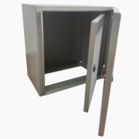 Boîtier électrique métallique avec porte en acrylique transparente, armoire de commande en acier avec panneau de visualisation clair