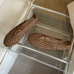 Mules plates décontractées d'été pour <span class=keywords><strong>femme</strong></span>, à bout rond, à enfiler, avec dessus en cannage ajouré, semelle extérieure en caoutchouc, style mode uni - Product Image 3