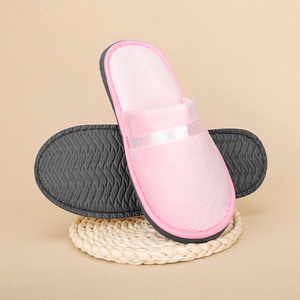 شباشب فندقية فاخرة للسبا من الصوف المرجاني مع حزام حريري للجنسين ذات نعل غير زلق للاستخدام الداخلي للضيوف - Product Image 5