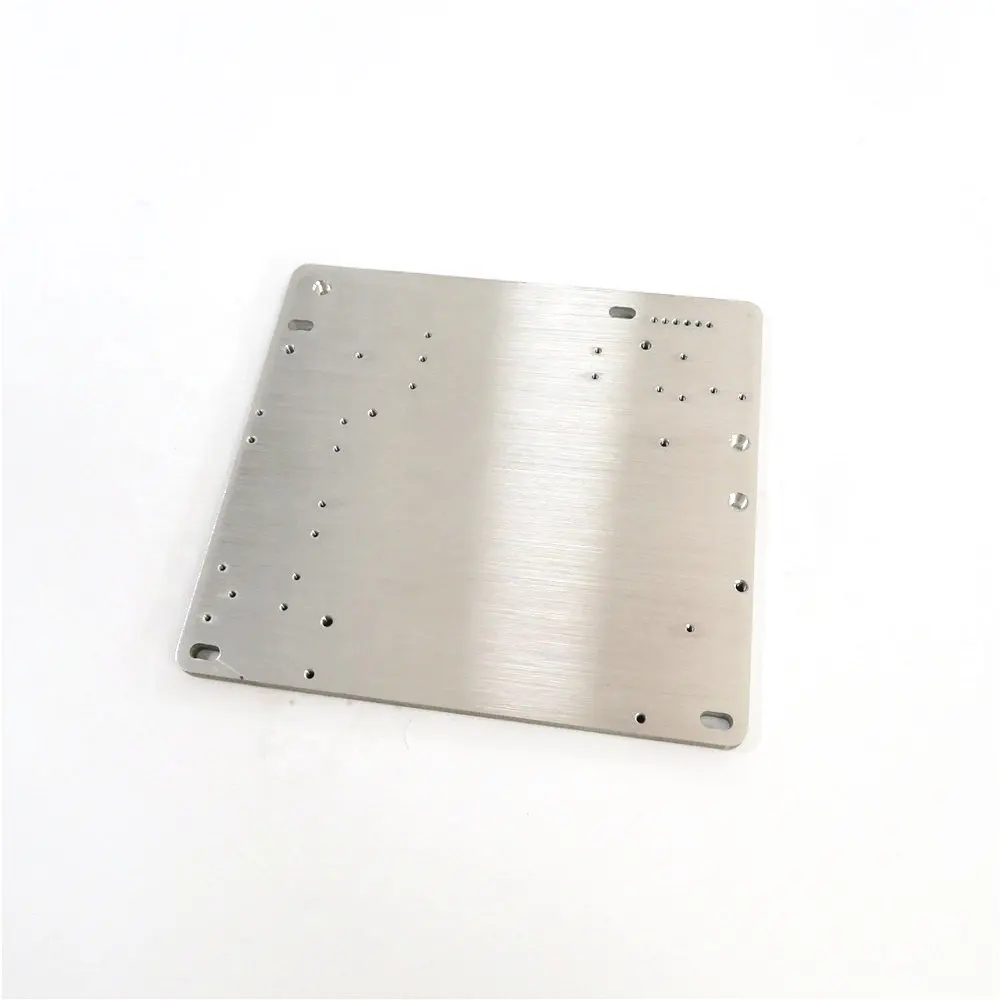 Découpe laser de la tôle d'aluminium traitement des plaques épaisses