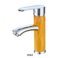 Robinet de lavabo à motif de jade en plastique ABS en gros avec mitigeur en laiton pour salle de bain-Robinet d'eau froide et chaude pour centre commercial