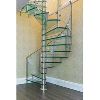 Escalier en colimaçon au design moderne avec marches en verre trempé, garde-corps en câble métallique, construction en acier inoxydable pour appartement et entrepôt