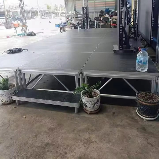 Portable TUV Certified Aluminum Alloy Folding Mobile Event Stages with Truss Systems for Outdoor Events