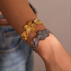 Custom Luxury 316L Stainless Steel 14k 18k Pvd Gold Plated Women's Fashion <b>Bracelet</b> & <b>Bangles</b> Fashion Cuff <b>Bracelets</b> for Women - Product Image 3