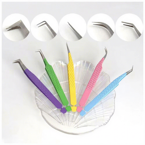 Pinzas de Cejas de Acero Inoxidable Chapadas en Oro de Lujo, Punta Inclinada de Precisión, Herramienta de Belleza con Mango Cómodo, Punta Puntiaguda, OEM Privado - Product Image 1